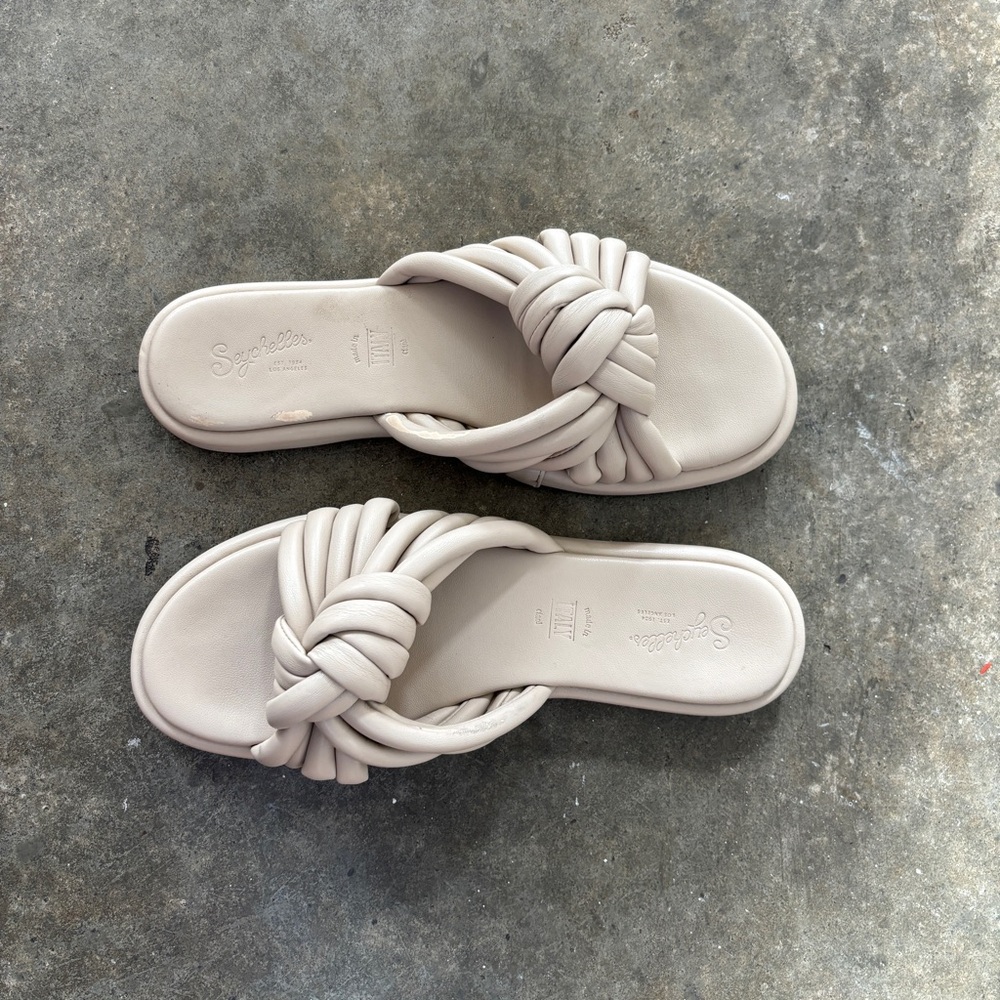 Seychelles Faux Leather Simply the Best Knot Slide Cushion Sandals